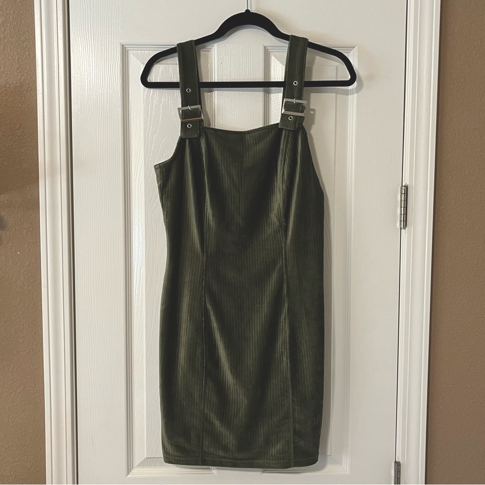 NWT olive green velour ribbed buckle dress size large
